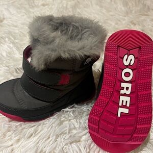 Sorel toddler Snow Boots - Gray and Pink fur lined